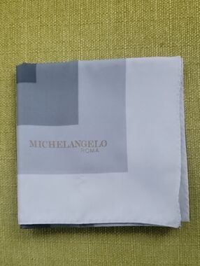 Michelangelo Roma Scarf in White and Light Gray with Gold Logo